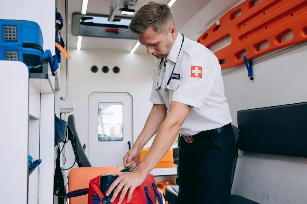 How to Become a Paramedic in Canada 2026: College Programs and Fitness Tests
