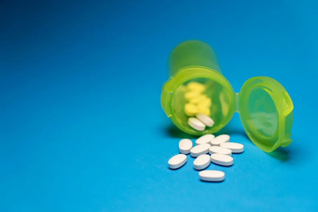 Online Pharmacies in Canada 2026: PocketPills vs Felix for Prescription Delivery